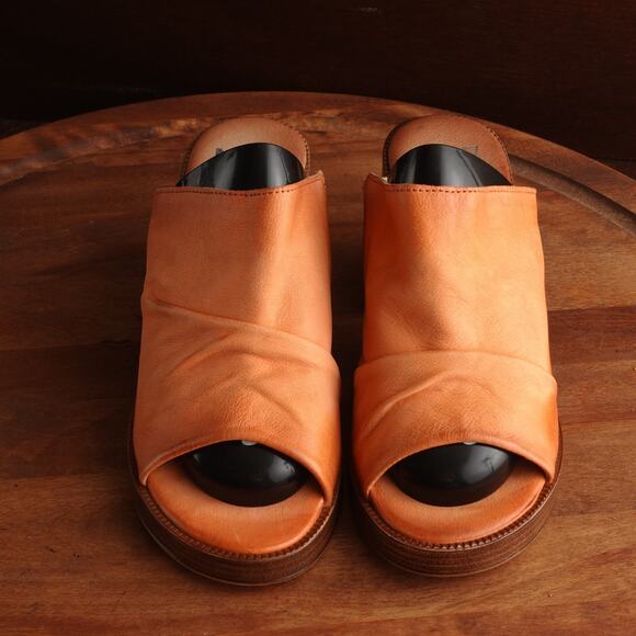 Miz Mooz Sandals WMS SZ EU 37 US 6.5-7 Brown Orange Maybelle Leather Mule Shoes - Picture 2 of 15